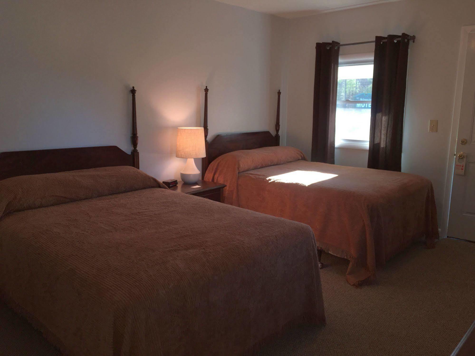 Mcgregor Inn Motel Wilton Ngoại thất bức ảnh